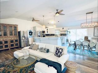 360 Betsy Rd, Charleston, SC 29407