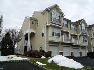 57 Lakeview Ct #57, Pompton Lakes, NJ 07442