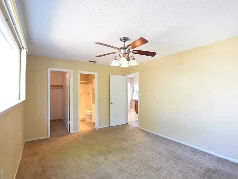 870 Farrington Dr — Photo 7