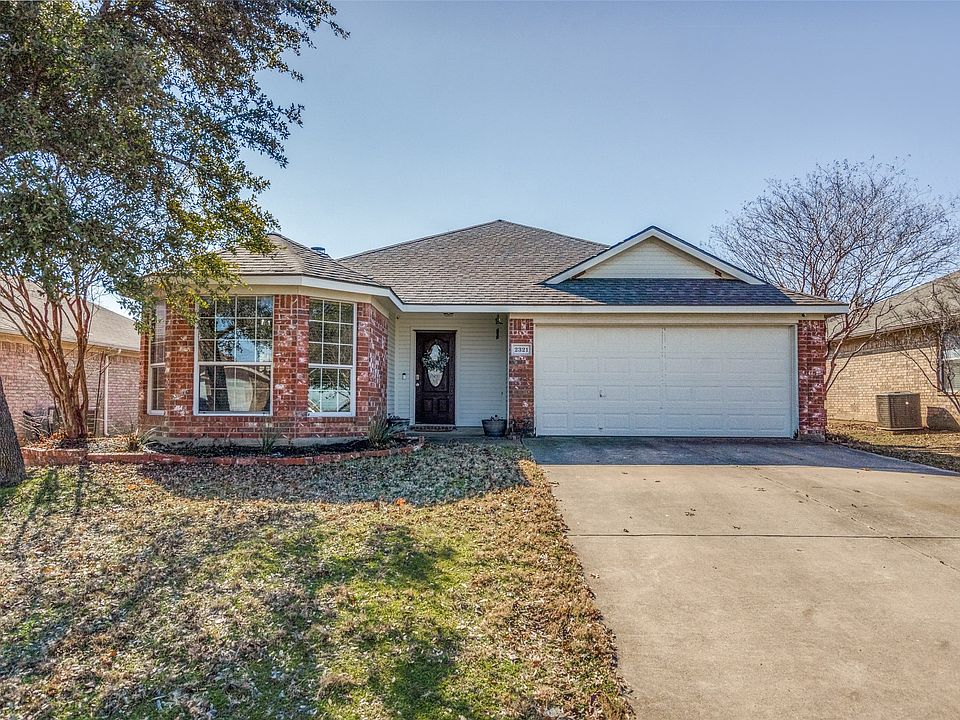 1st image of 2321 Collier Dr