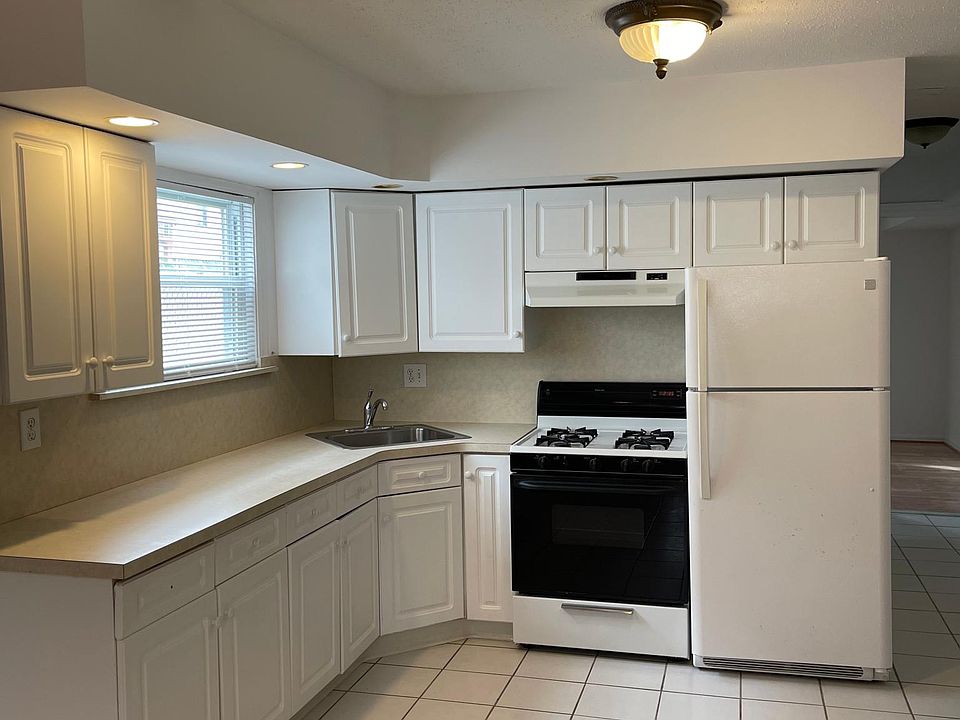 1st image of 428 Fanning St #1