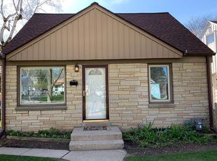 2031 S 105th St, West Allis, WI 53227