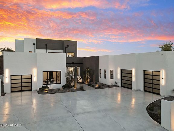 2nd image of 3135 E Palo Verde Dr