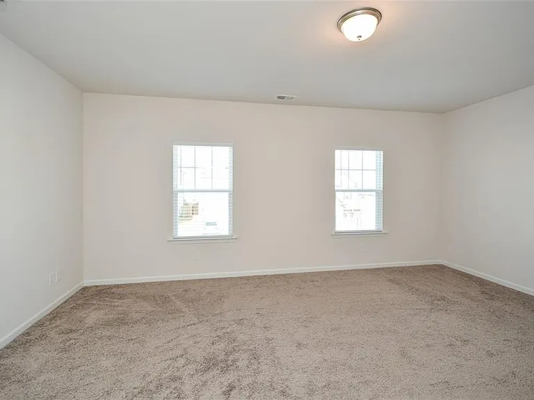 350 Cranston Dr — Photo 28