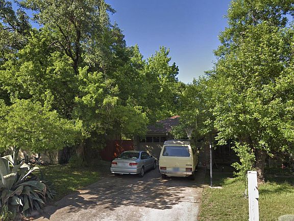 Shared driveway. To the left is the private entrance to the 1 bedroom.