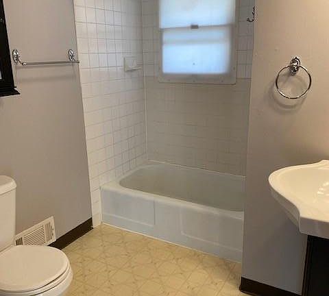 Upper level bathroom