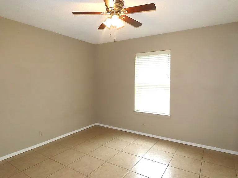 805 Corey Dr — Photo 15