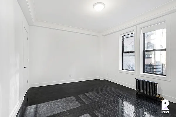 Rented by REZI | media 70