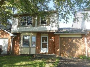 1403 Georgetown Dr, Carol Stream, IL 60188