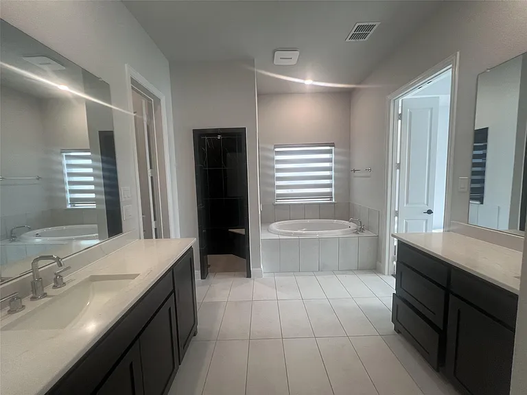 6825 Entwistle Rd — Photo 10
