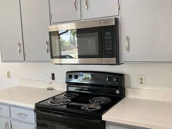 4th image of 1111 Lexington Ave