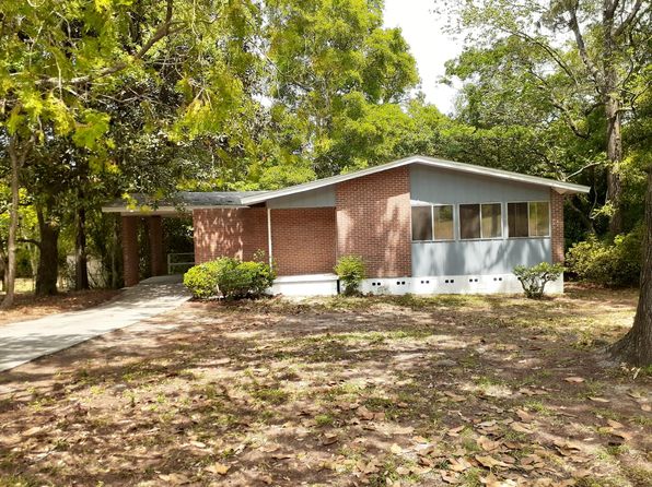 724 Valley Dr