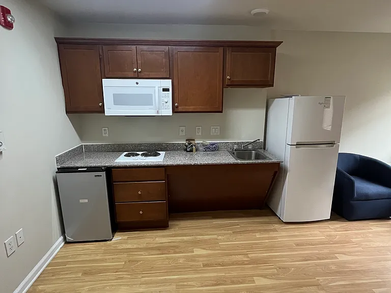 165-169 Barclay St #305 — Photo 4