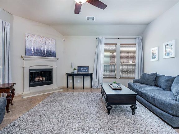 4th image of 18822 Cove Pointe Dr