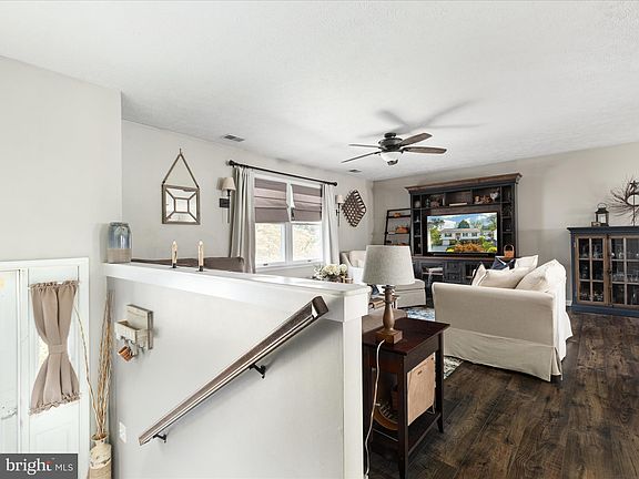 4th image of 213 Pembridge Dr