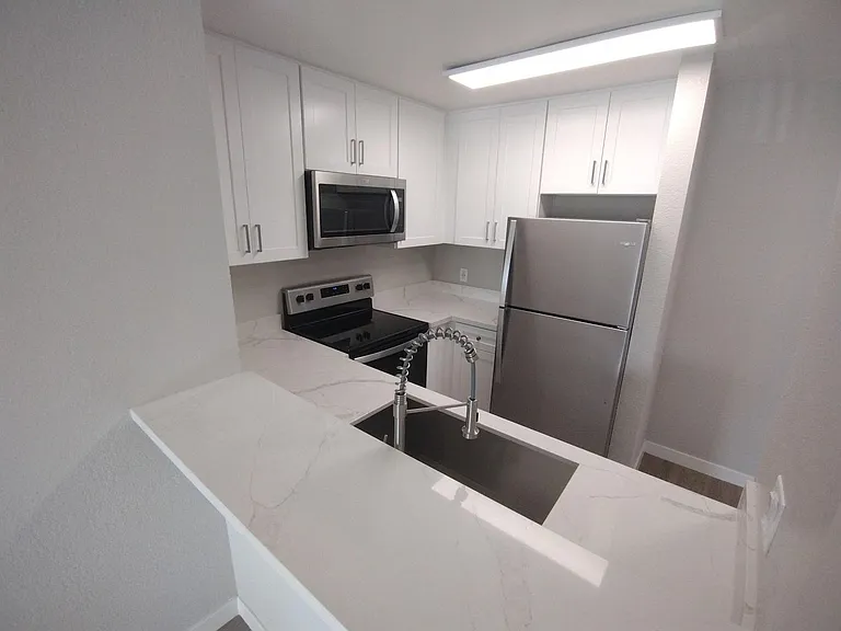 Mesa Palms Apartments — Photo 34