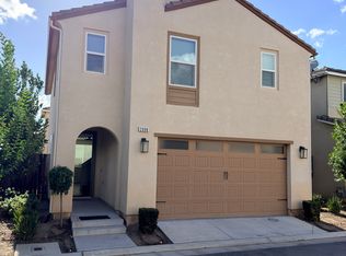 2008 N Walling Ln, Clovis, CA 93619