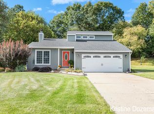 7297 Loma Linda Dr NE, Rockford, MI