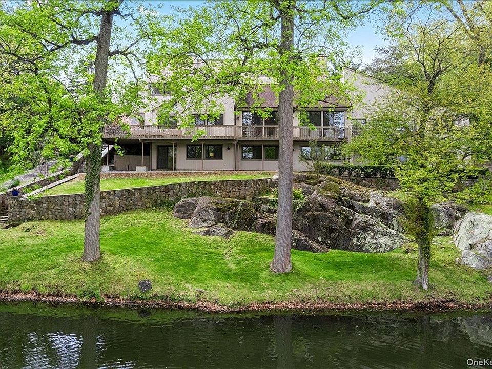 1st image of 3 Lakeside Drive