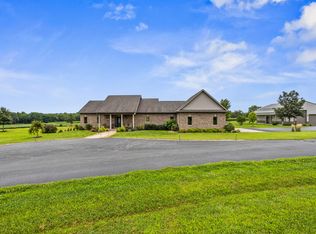 1069 E State Route 10, Monticello, IL 61856