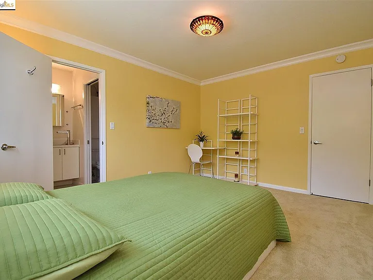 1716 Holland Dr — Photo 11
