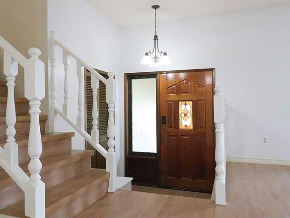 4th image of 78 NE Tudor Blvd S