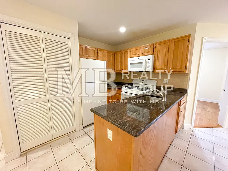 90 Westland Ave #304 — Photo 1