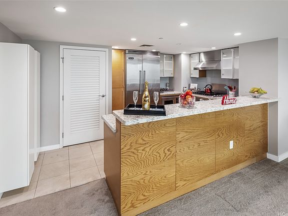 4th image of 1177 Queen St APT 2601