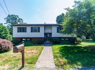 12 Oxford Rd, New Windsor, NY 12553