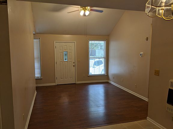 4th image of 100 Fairview Cir