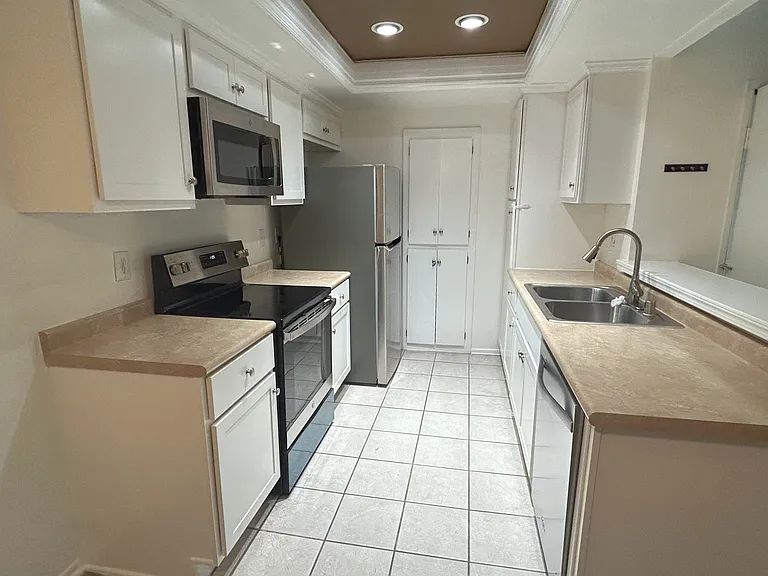20702 El Toro Rd #408 — Photo 7