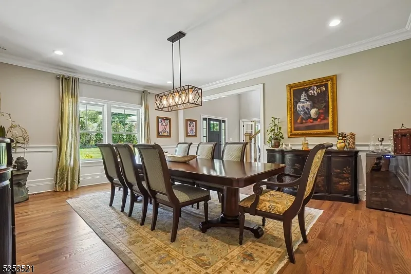 6 bed, 5.5 bath, 5800 sqft, $12,500 — Photo 4