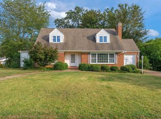 805 River Bluff Dr, Sheffield, AL 35660