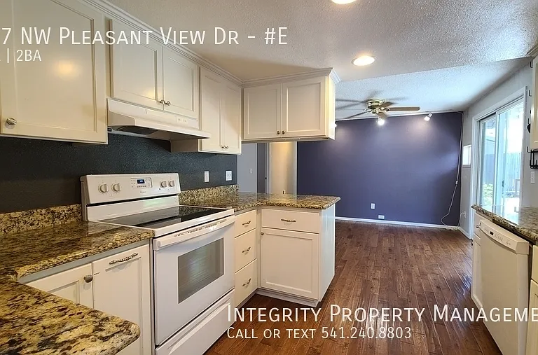 347 NW Pleasant View Dr #E — Photo 8