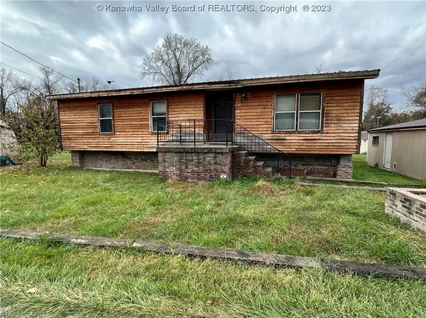 112 Tori St, Leon, WV 25123