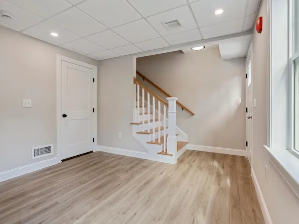 37 Juniper Lane, Portsmouth, NH 03801