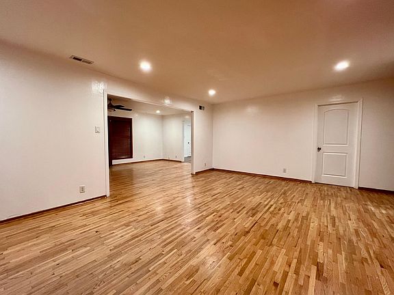 2nd image of 195 El Campo Dr