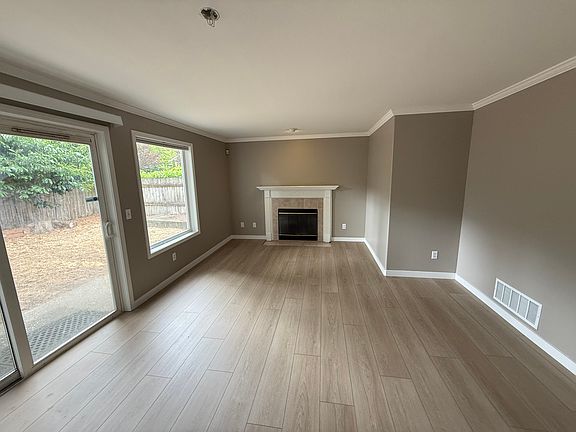 2nd image of 10755 20th Ave NE