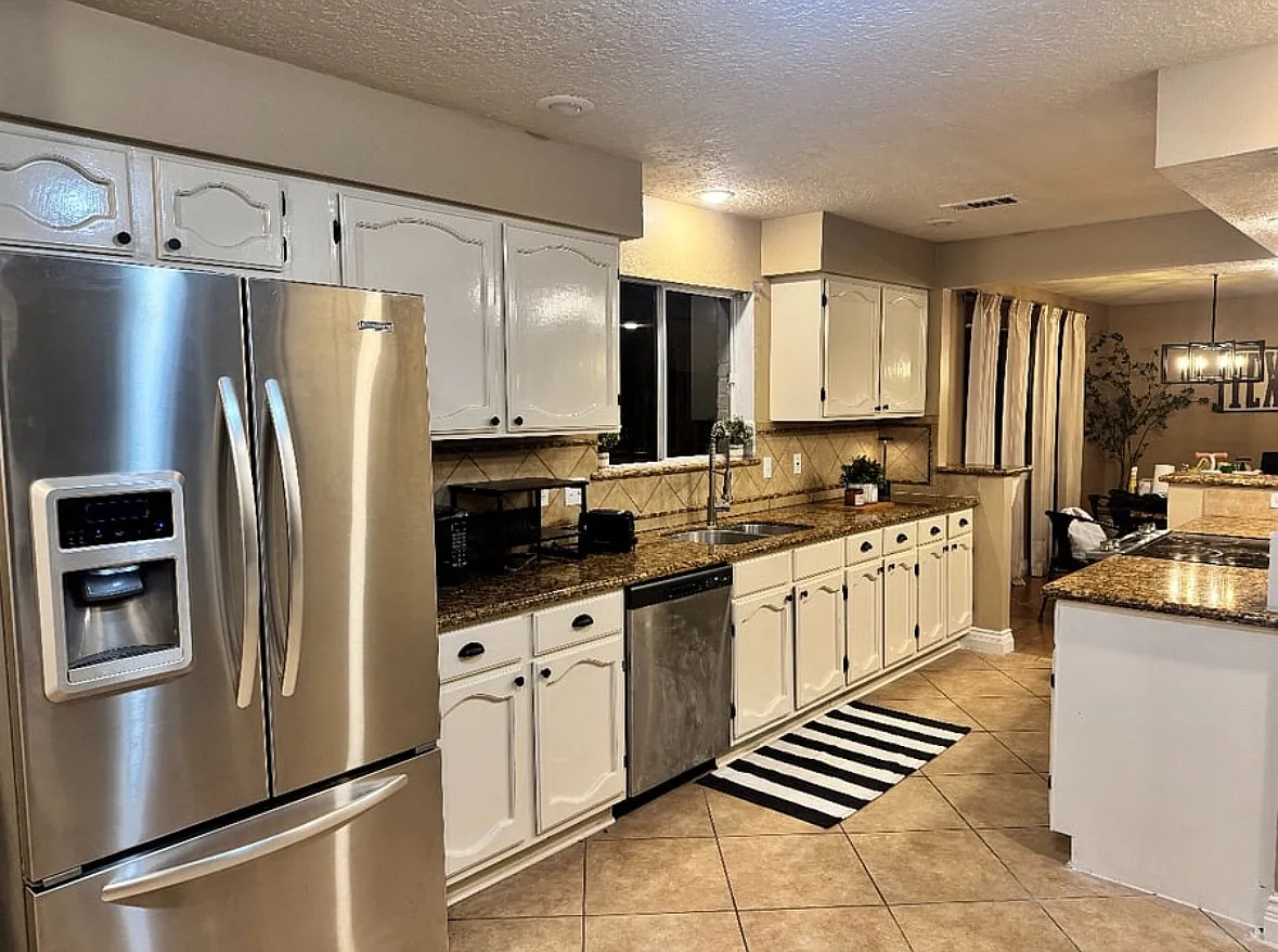 3 bed, 1635 sqft, $2,395 — Photo 4