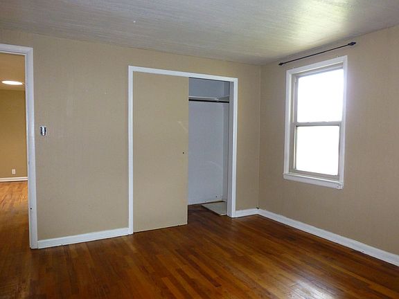 3rd image of 1061 N 10th St