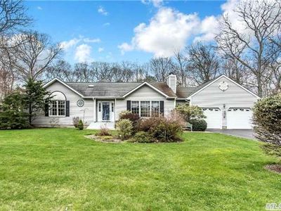 123 High Meadow Ln, Riverhead, NY, 11901