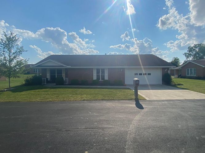 1st image of 433 Aarika Dr