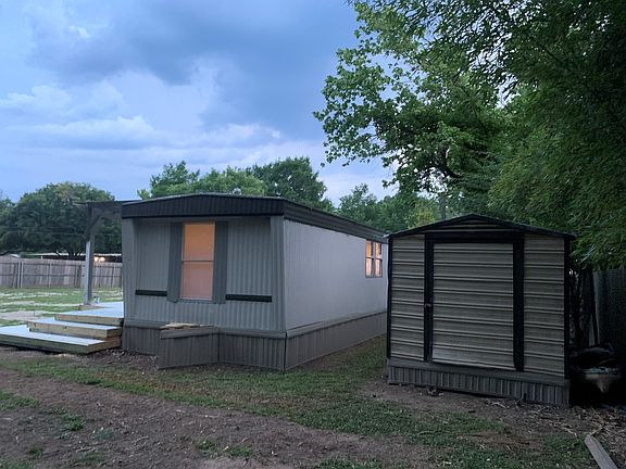 5th image of 1023 Acadiana St