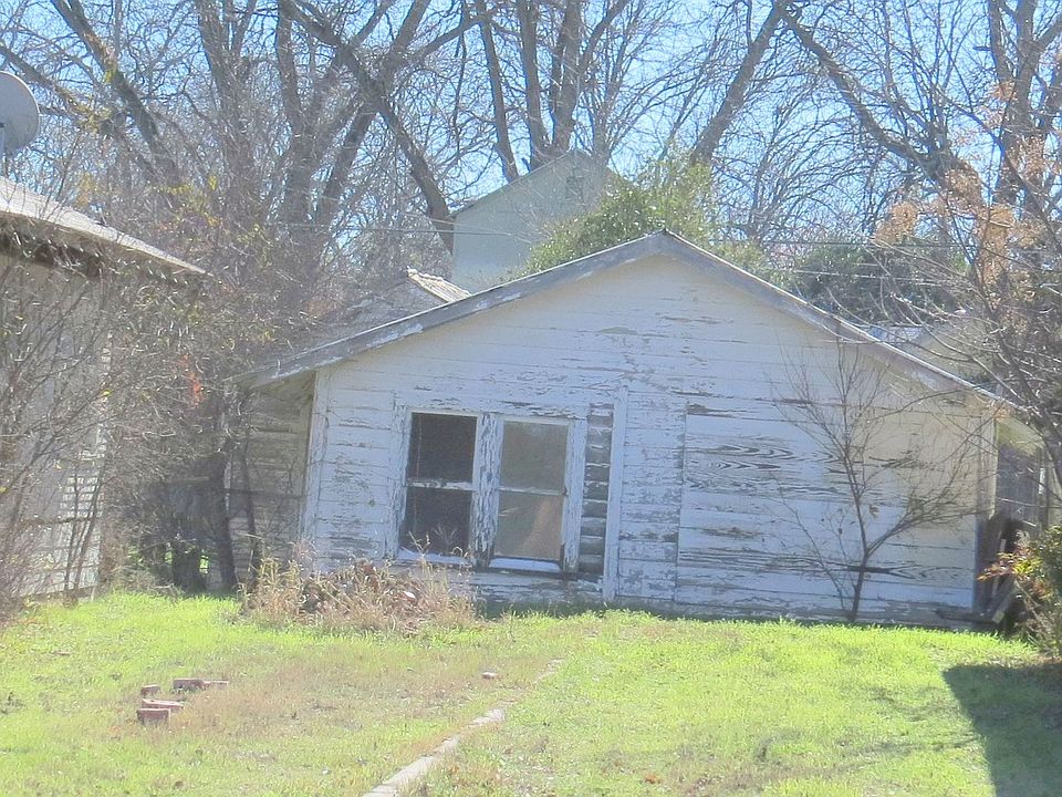 2nd image of 507 W 11th St