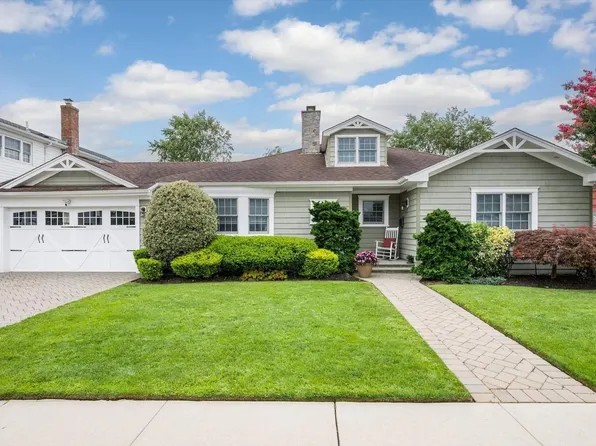 612 E Penn Street, Long Beach, NY 11561