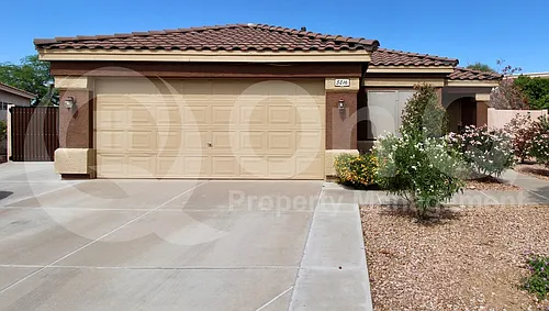 5216 E Florian Ave Photo 1
