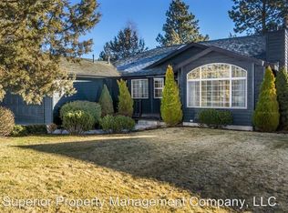 1242 SE Shadowood Dr, Bend, OR 97702
