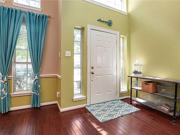 4th image of 5545 Seabury Dr