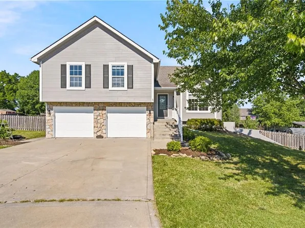 3705 Lee Ct, Leavenworth, KS 66048