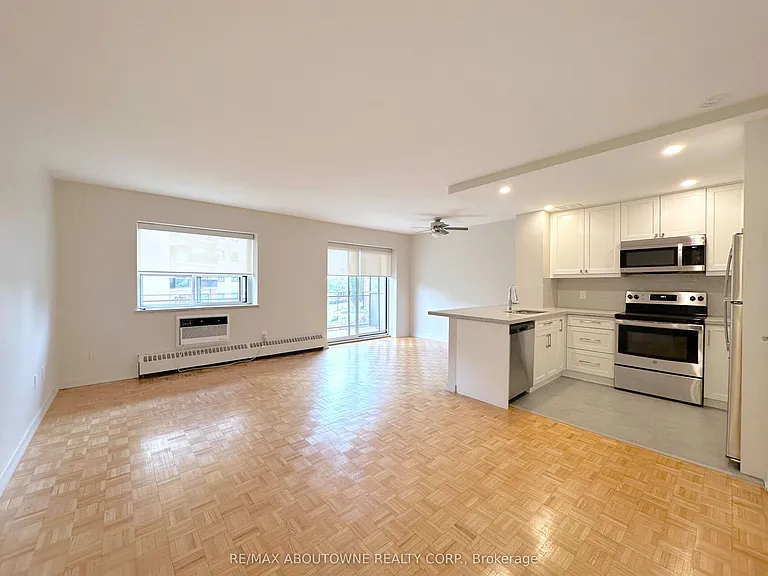 135 Allan St #306 — Photo 2